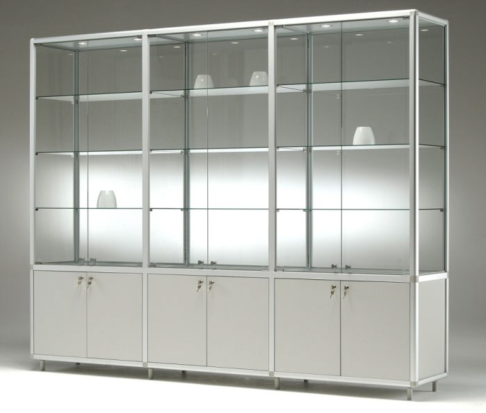 bm23142-Glasvitrine-900